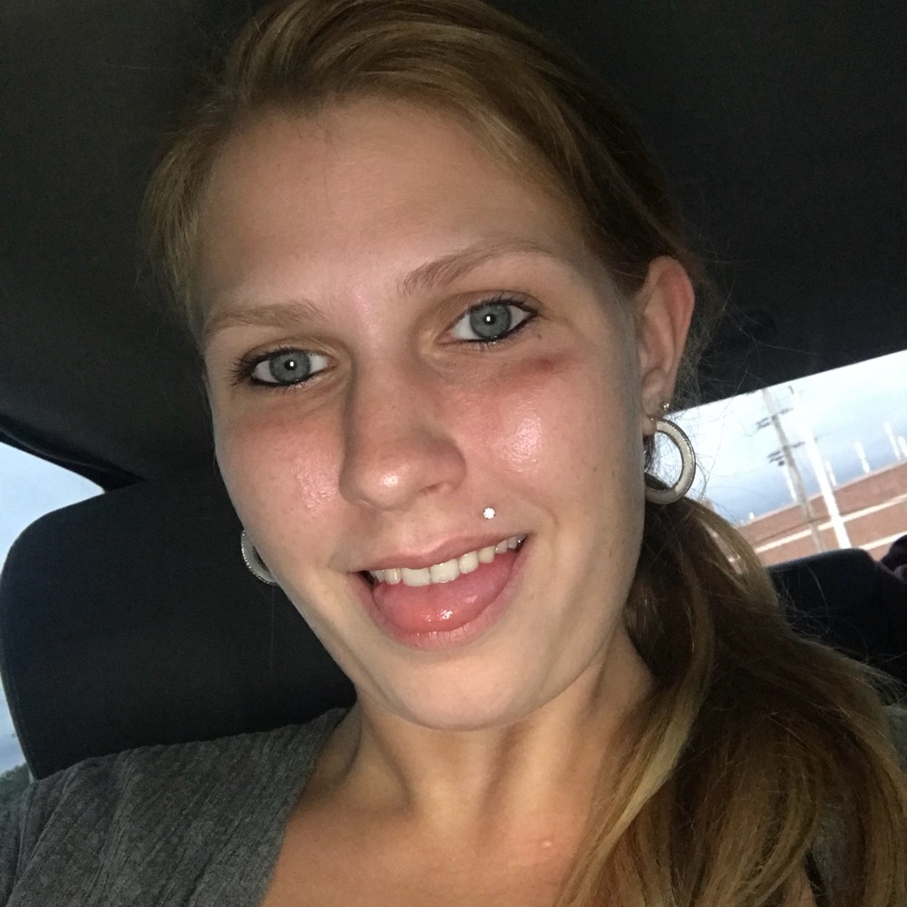 Meet your Posher, Kayla